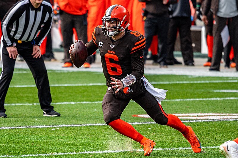 Baker Mayfield on the run.
