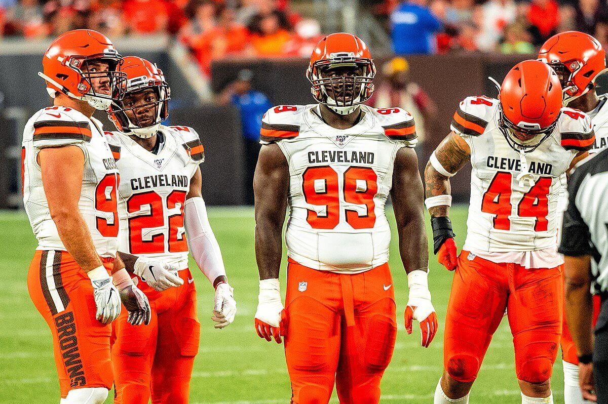 Cleveland Browns huddle