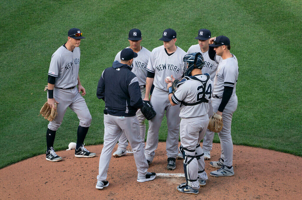 Yankees gather on pitcher's mound
