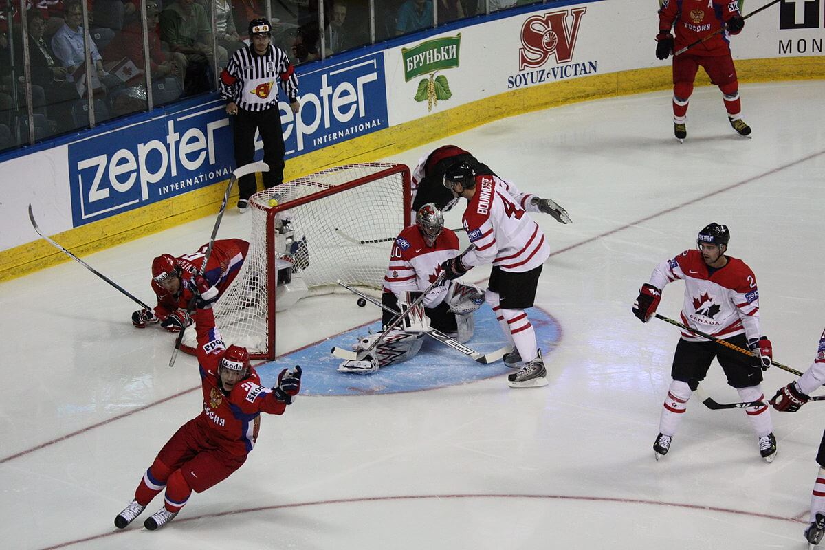 Russia scores goal on Canada.