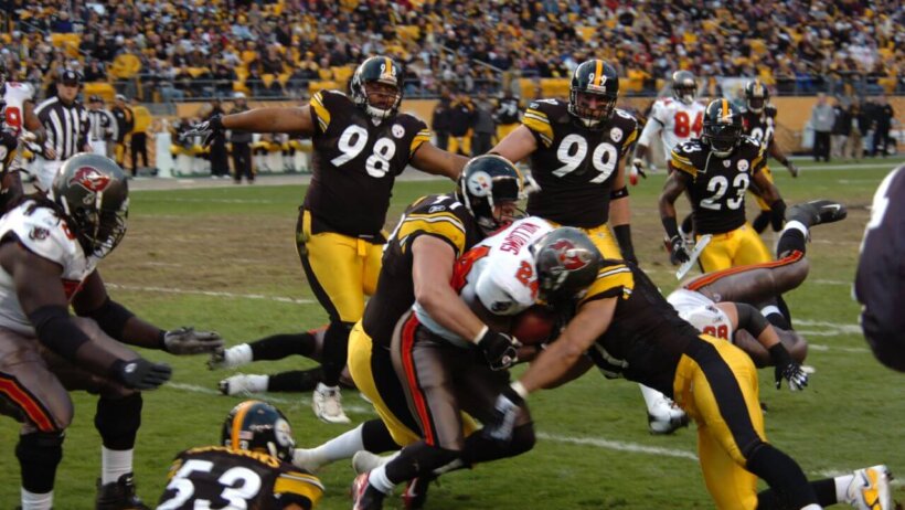 Steelers at the line of scrimmage