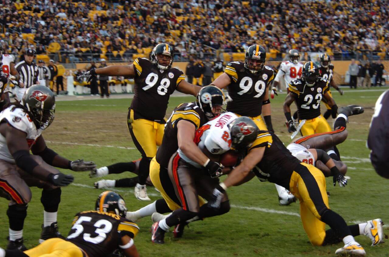 Steelers at the line of scrimmage