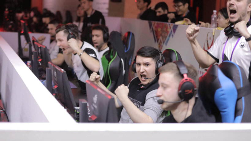 CR4ZY esports